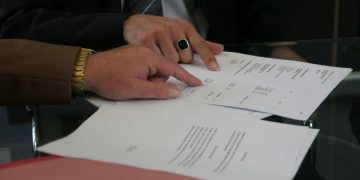 Plusy i minusy umowy o pracę