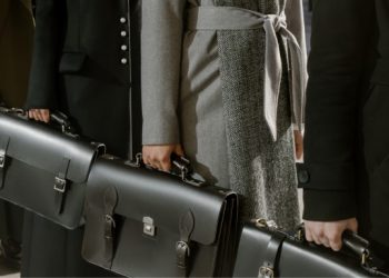 Zarobki w Polsce - ile zarabia nauczyciel, żołnierz, policjant?