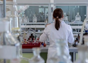 Analityk chemiczny - specyfikacja zawodu, wymagania, wynagrodzenie