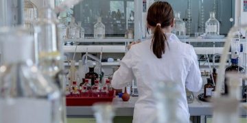 Analityk chemiczny - specyfikacja zawodu, wymagania, wynagrodzenie