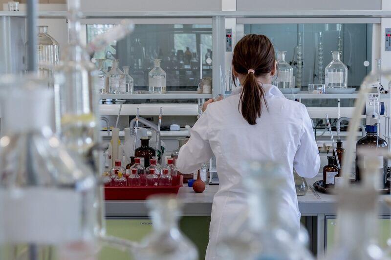 Analityk chemiczny - specyfikacja zawodu, wymagania, wynagrodzenie