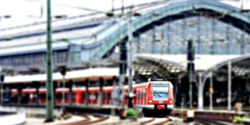 Funkcjonariusz Straży Ochrony Kolei - specyfikacja zawodu, wymagania, zarobki