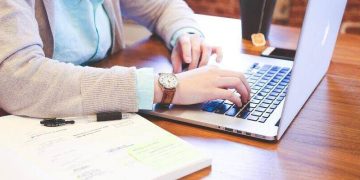 Pracownik Biurowy - specyfikacja zawodu, wymagania, zarobki