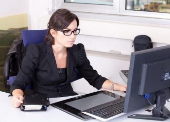 Sekretarka - specyfikacja zawodu, wymagania, wynagrodzenie