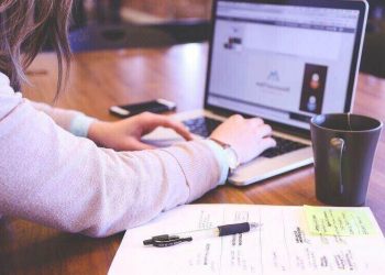 Stenograf - specyfikacja zawodu, wymagania, wynagrodzenie