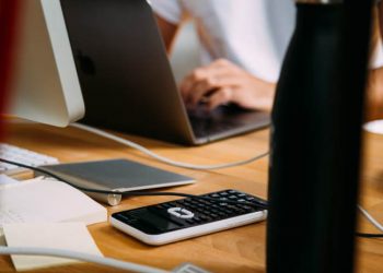 Fakturzystka – specyfikacja zawodu, obowiązki, zarobki