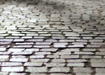 Brukarz - specyfikacja zawodu, wymagania, wynagrodzenie