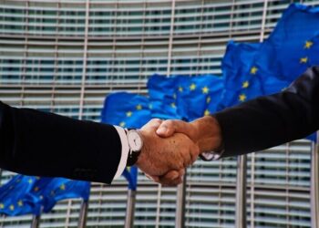 Politolog - specyfikacja zawodu, wymagania, wynagrodzenie