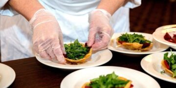 Jakie studia należy ukończyć, aby pracować jako Pomoc Kuchenna?