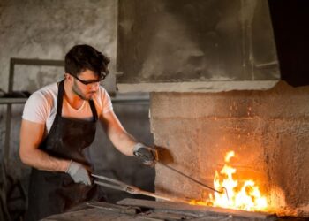 Zäune-aus-Polen-mit-montage-Kunstschmiede-Polen