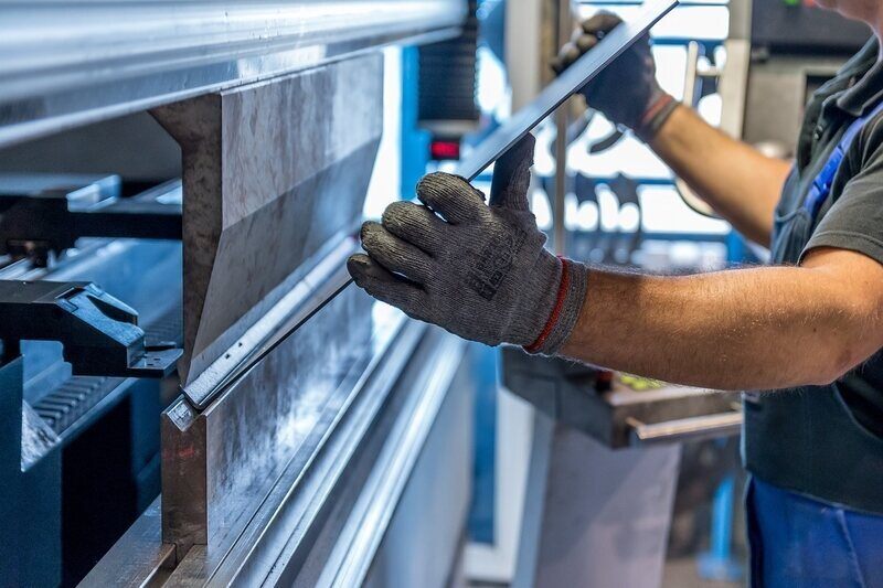 Jakie szanse rozwoju zawodowego daje zawód Operatora Giętarki?