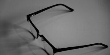 Optyk Mechanik - specyfikacja zawodu, wymagania, wynagrodzenie