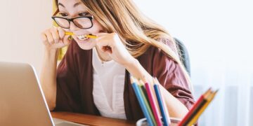 Zarządzanie stresem i zdrowie psychiczne w pracy: Jak utrzymać równowagę