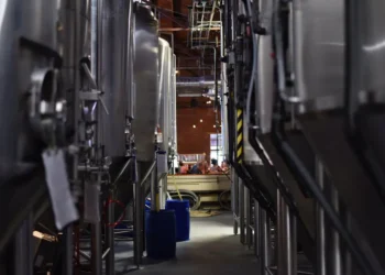 Przemysł samochodów osobowych – czy warto szukać zatrudnienia w tej branży?