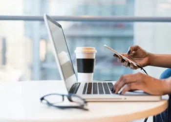 W jaki sposób automatyzacja wpływa na rynek pracy?