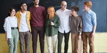 Sprawdź, do której generacji należysz. Fot. fauxels / pexels.com