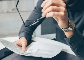 Kryminologia zyskuje coraz większą popularność wśród kandydatów na studia. Fot. Mikhail Nilov / pexels.com