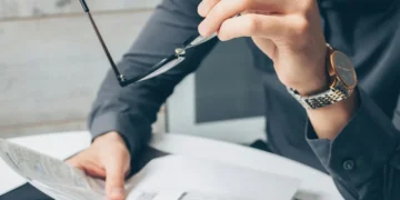 Kryminologia zyskuje coraz większą popularność wśród kandydatów na studia. Fot. Mikhail Nilov / pexels.com