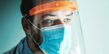 Uprawnienia pracownika podczas zwolnienia lekarskiego – co warto wiedzieć